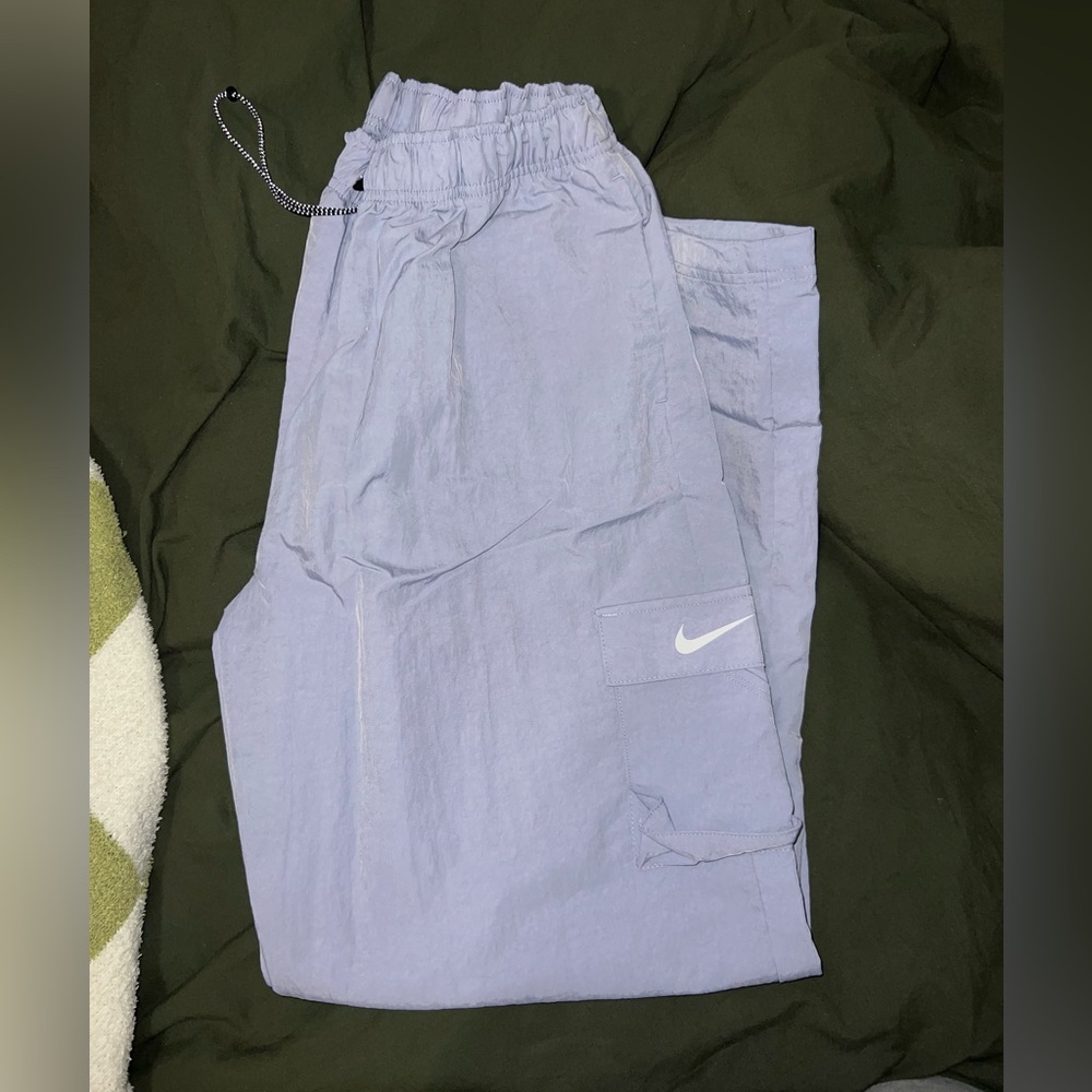 Nike women’s high rise parachute pants